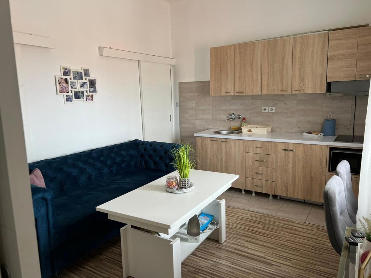 Apartman Emova Lägenhet Pula Exteriör bild