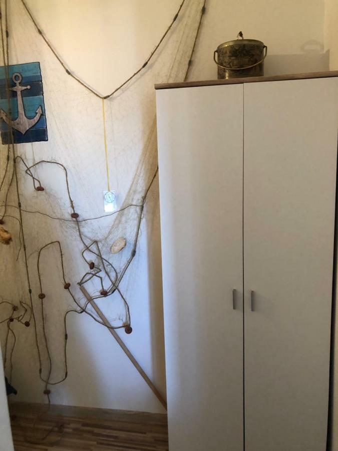 Apartman Emova Lägenhet Pula Exteriör bild